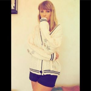 NWOT! Authentic Taylor Swift cardigan!! Sz M/L